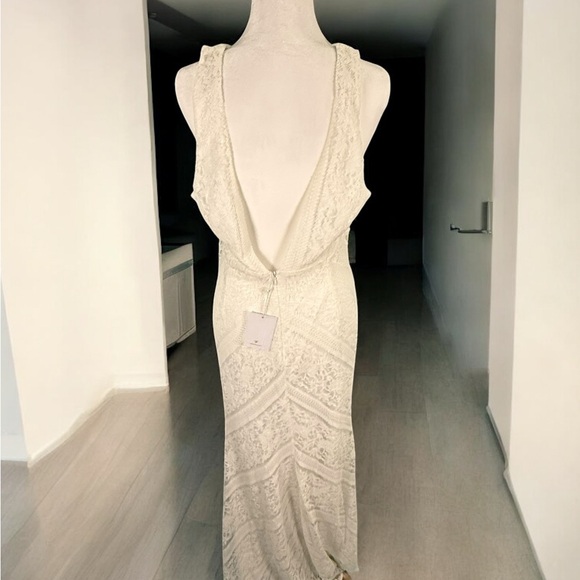 Wedding Dress - Picture 5 of 10